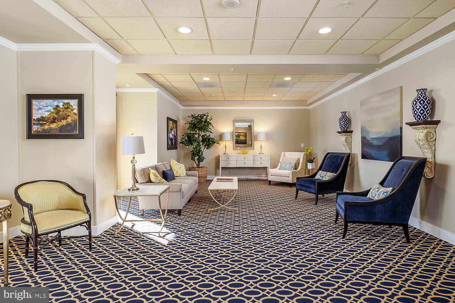 LANSDOWNE WOODS - Residential