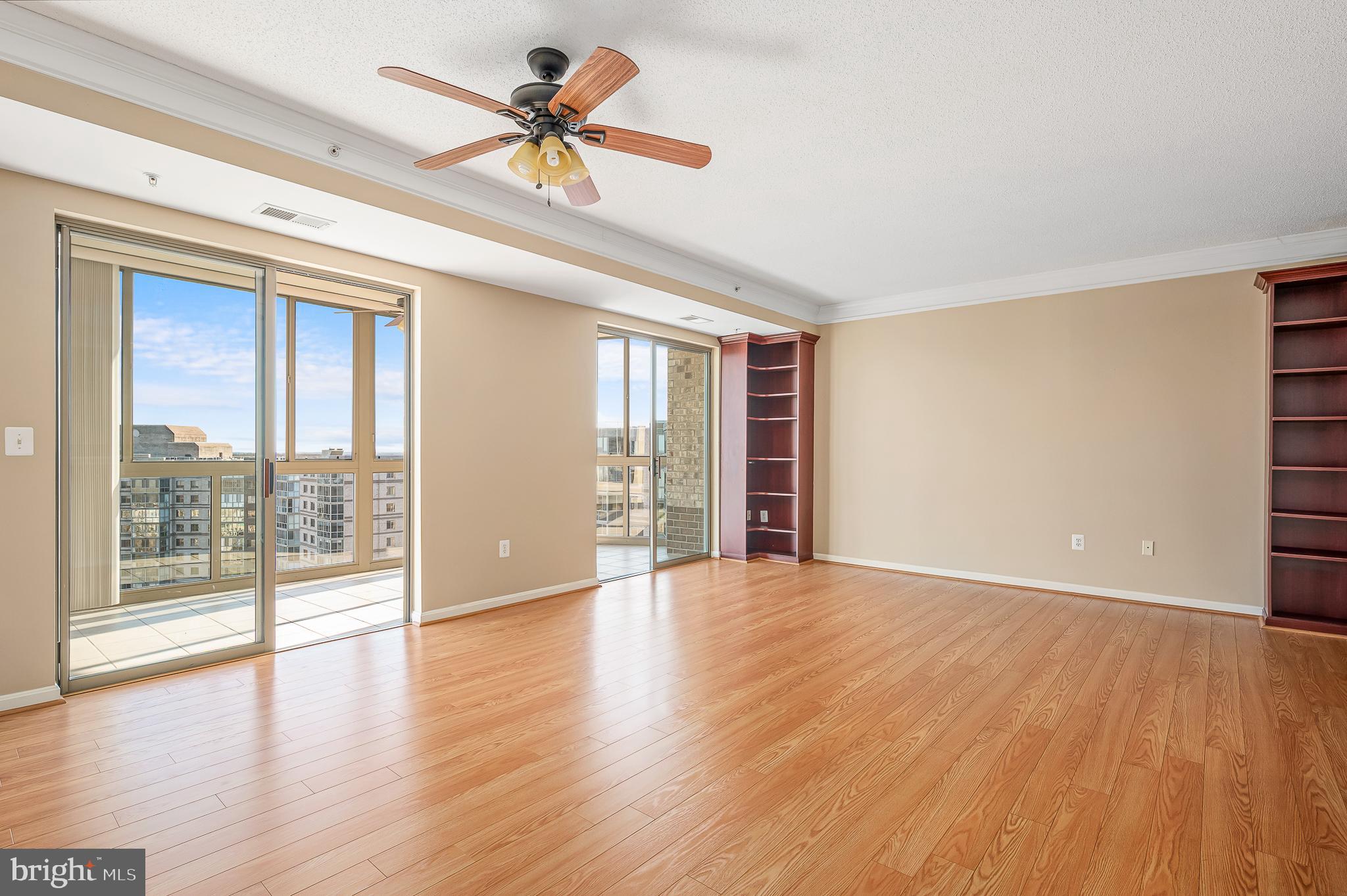 LANSDOWNE WOODS - Residential