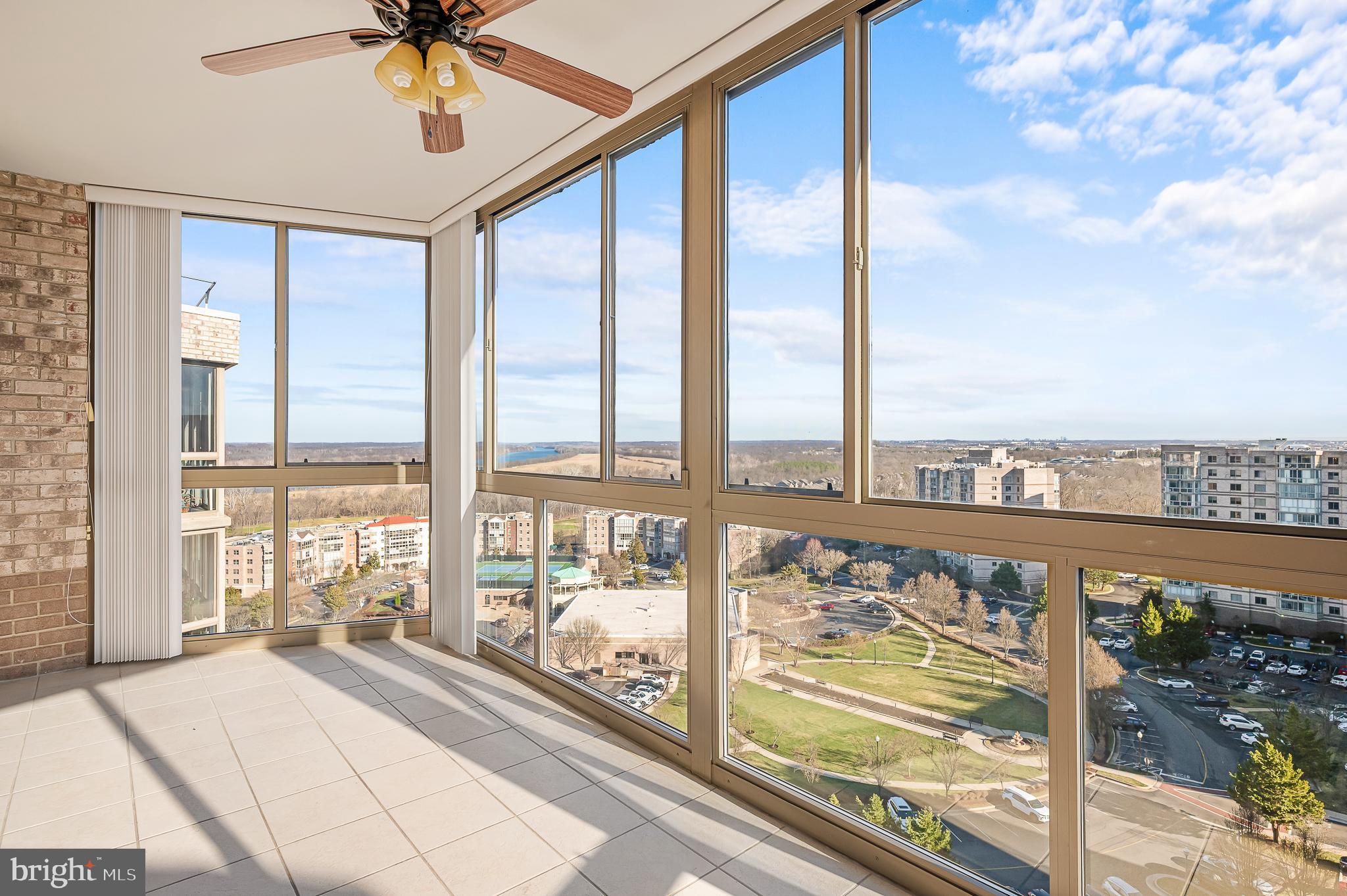 LANSDOWNE WOODS - Residential