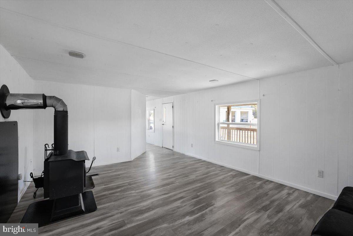 HANGING ROCK - Residential