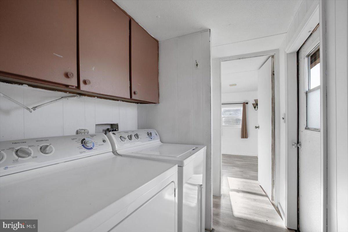 HANGING ROCK - Residential