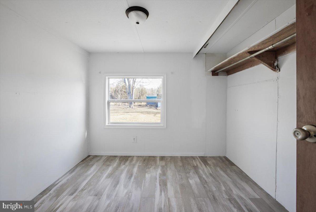 HANGING ROCK - Residential