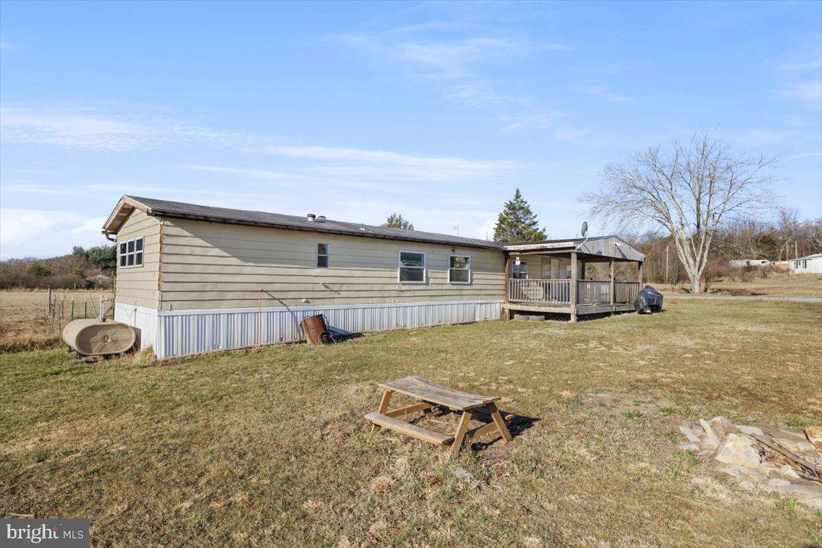 HANGING ROCK - Residential