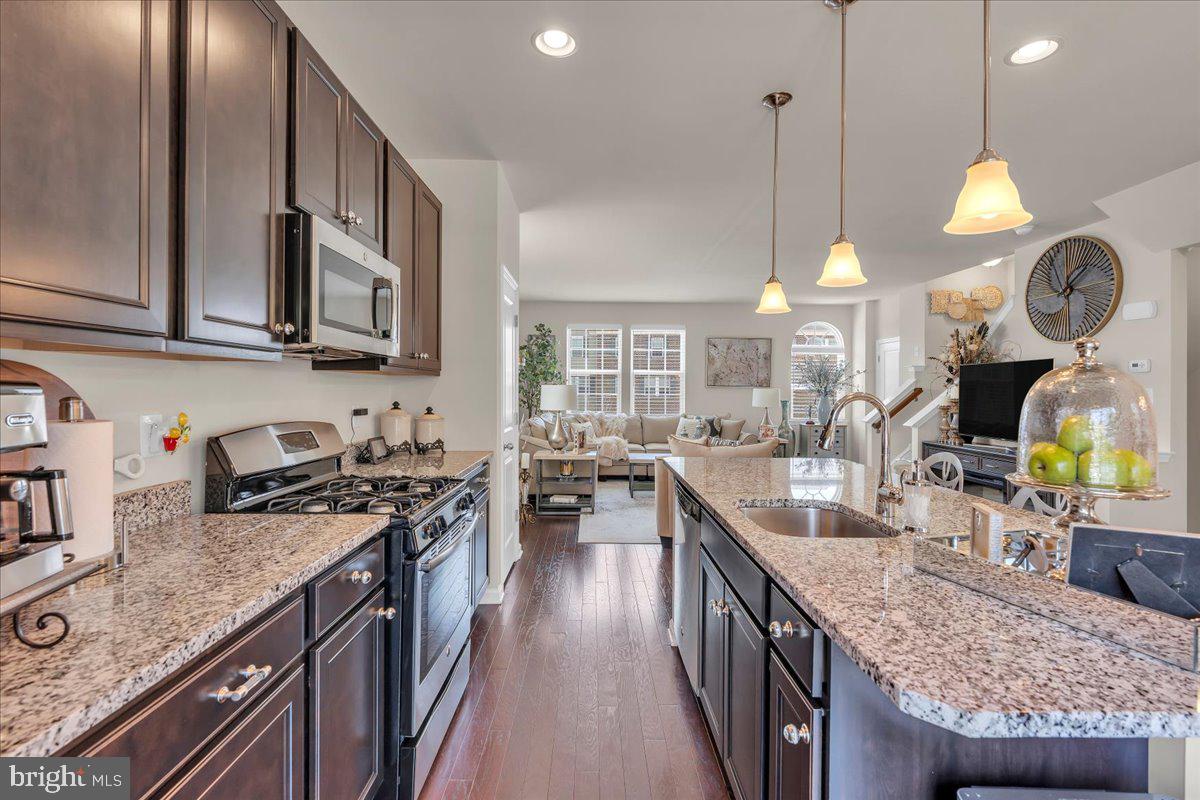 453 DOGWOOD DRIVE