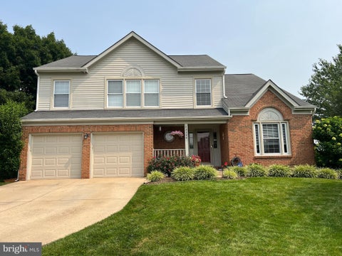 Photo of 13200 Hughsmith Way, HERNDON, VA 20171 (MLS # VAFX2329264)
