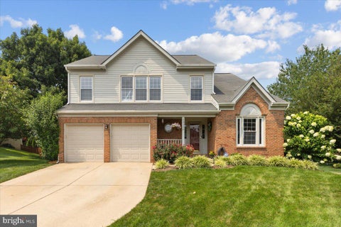 Photo of 13200 Hughsmith Way, HERNDON, VA 20171 (MLS # VAFX2329264)