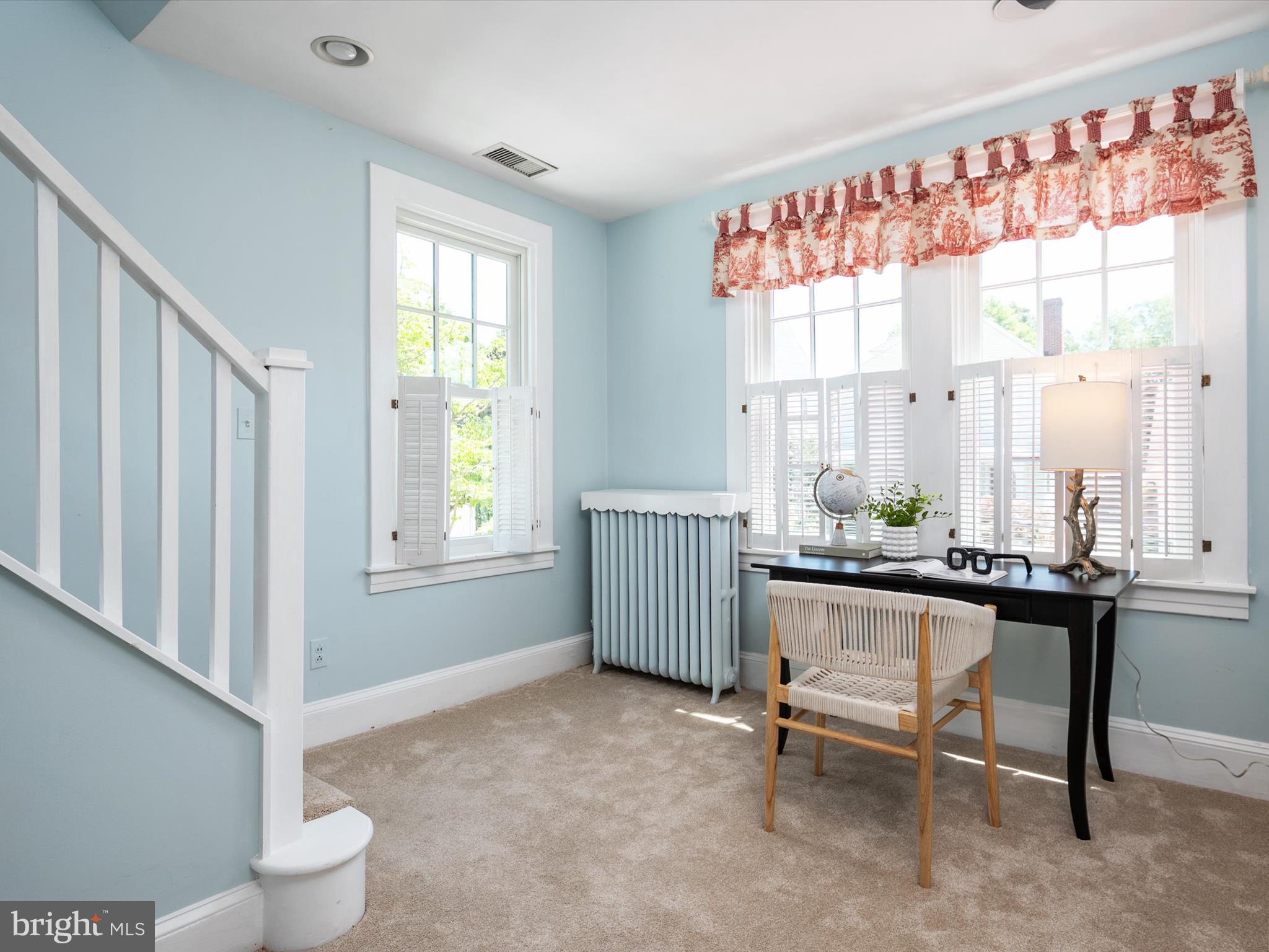 MURRAY HILL - Residential