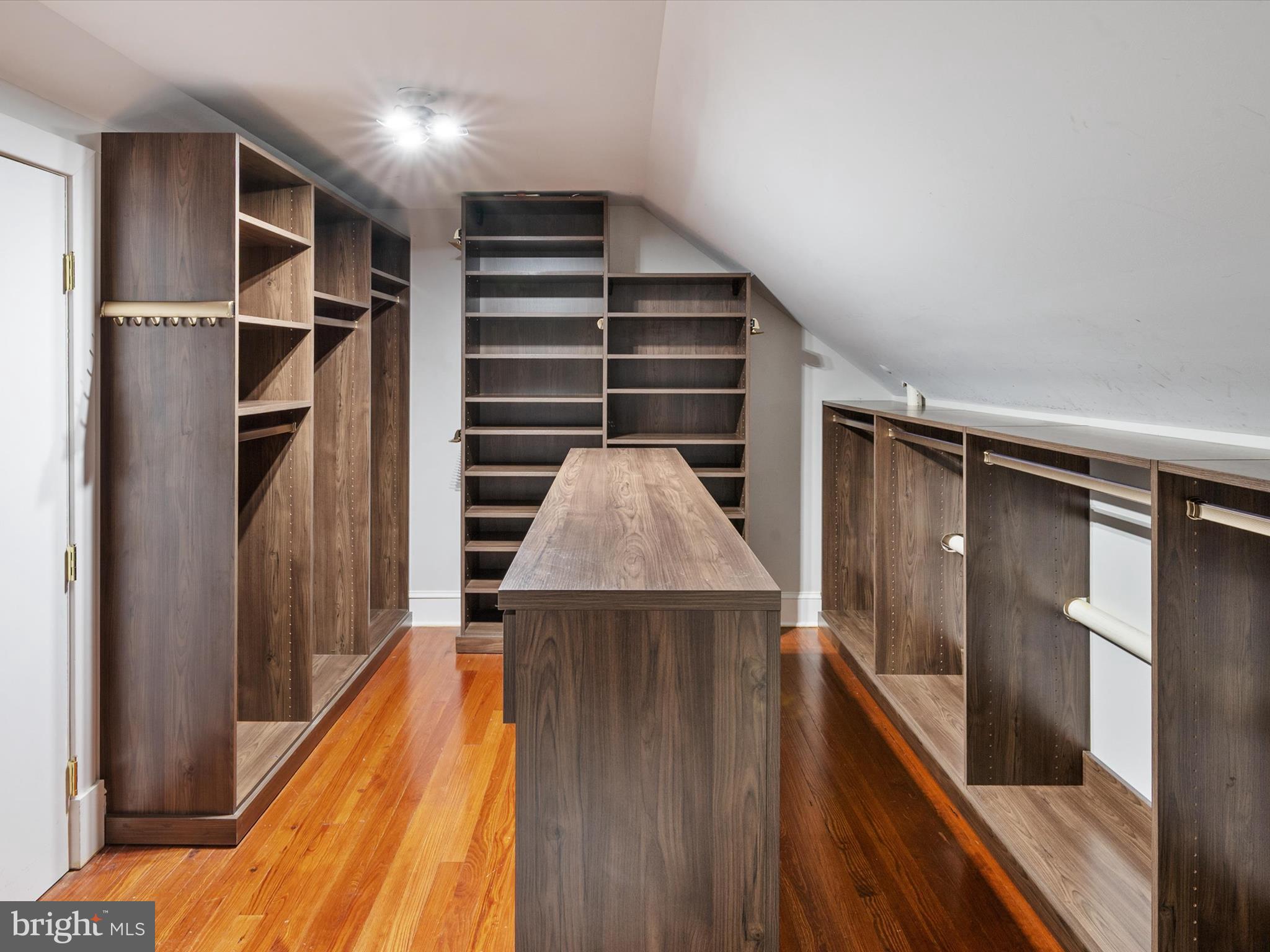 MURRAY HILL - Residential