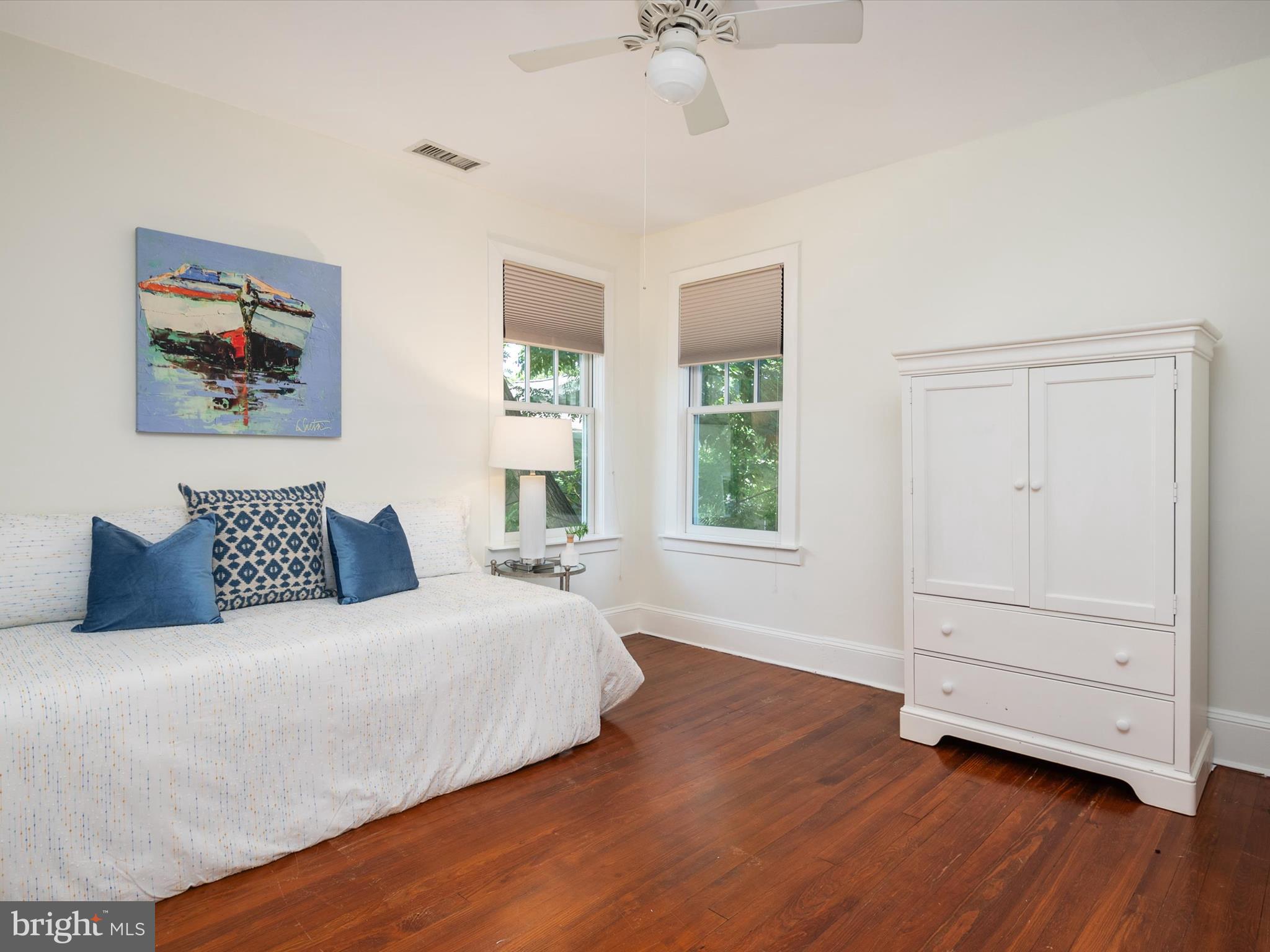 MURRAY HILL - Residential