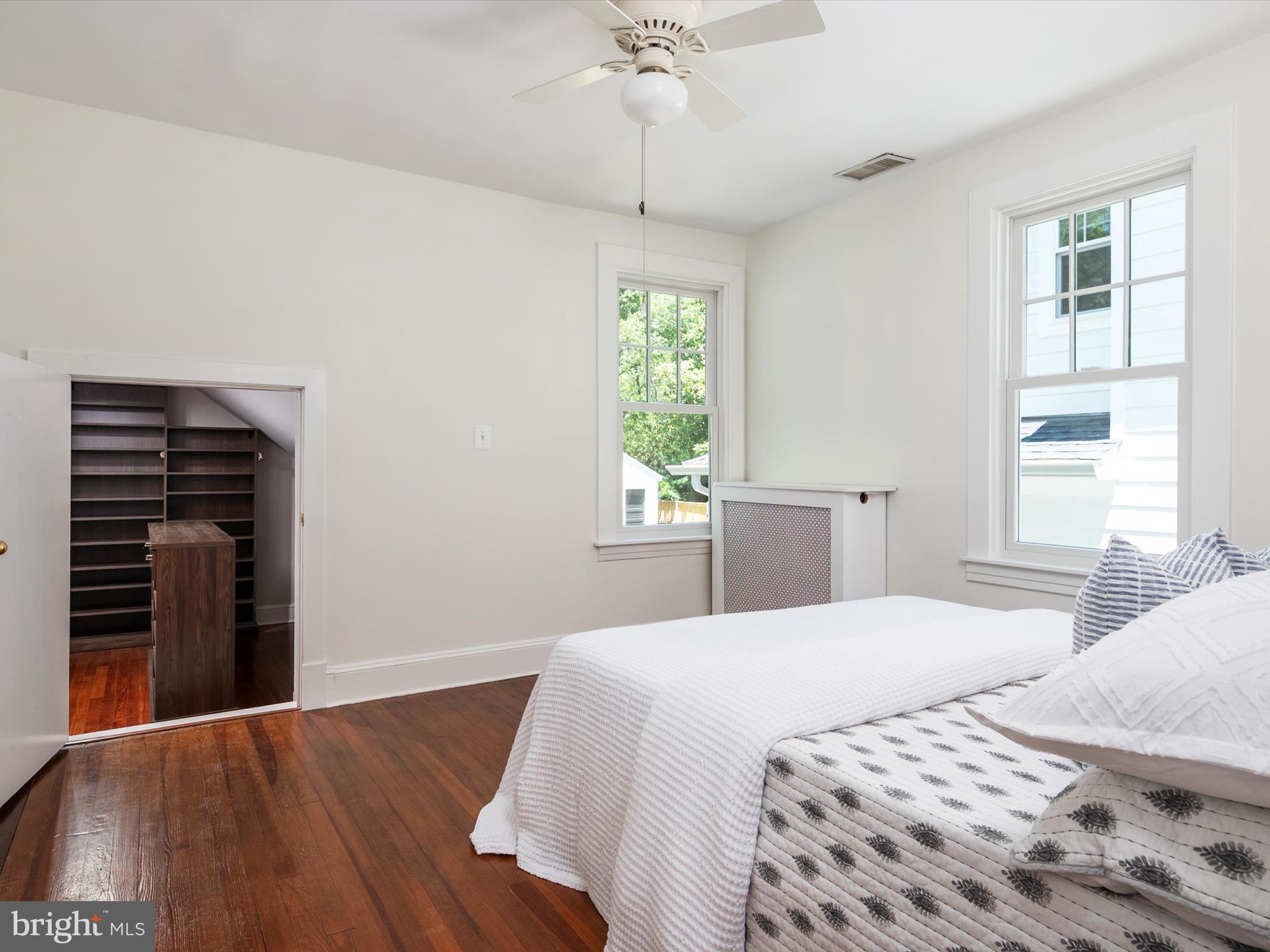 MURRAY HILL - Residential