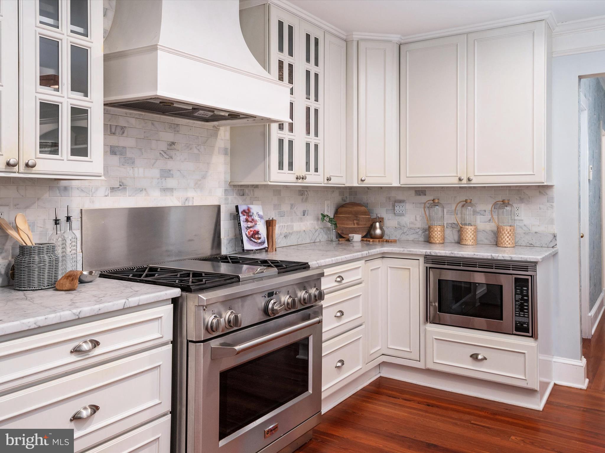 MURRAY HILL - Residential