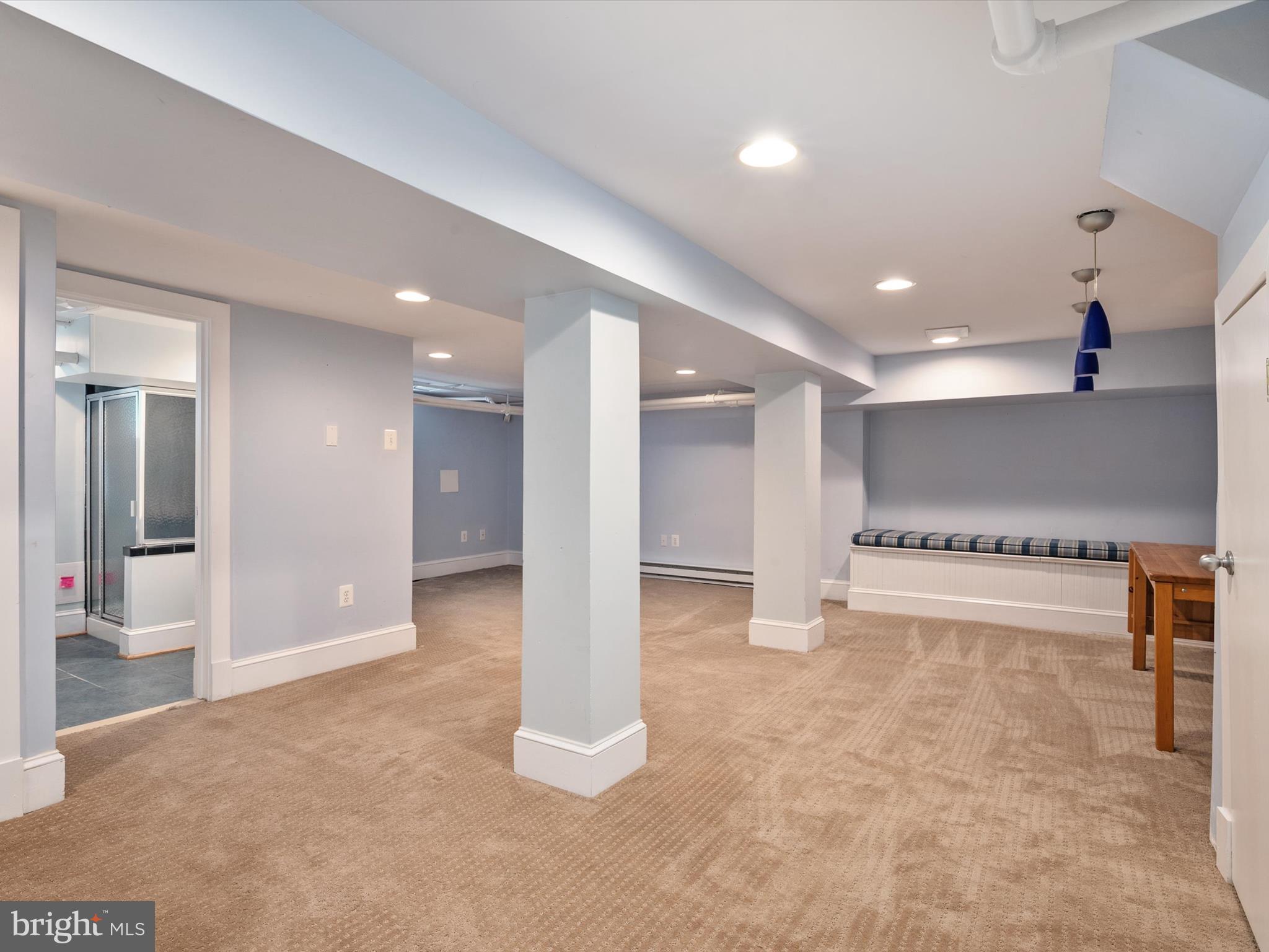 MURRAY HILL - Residential