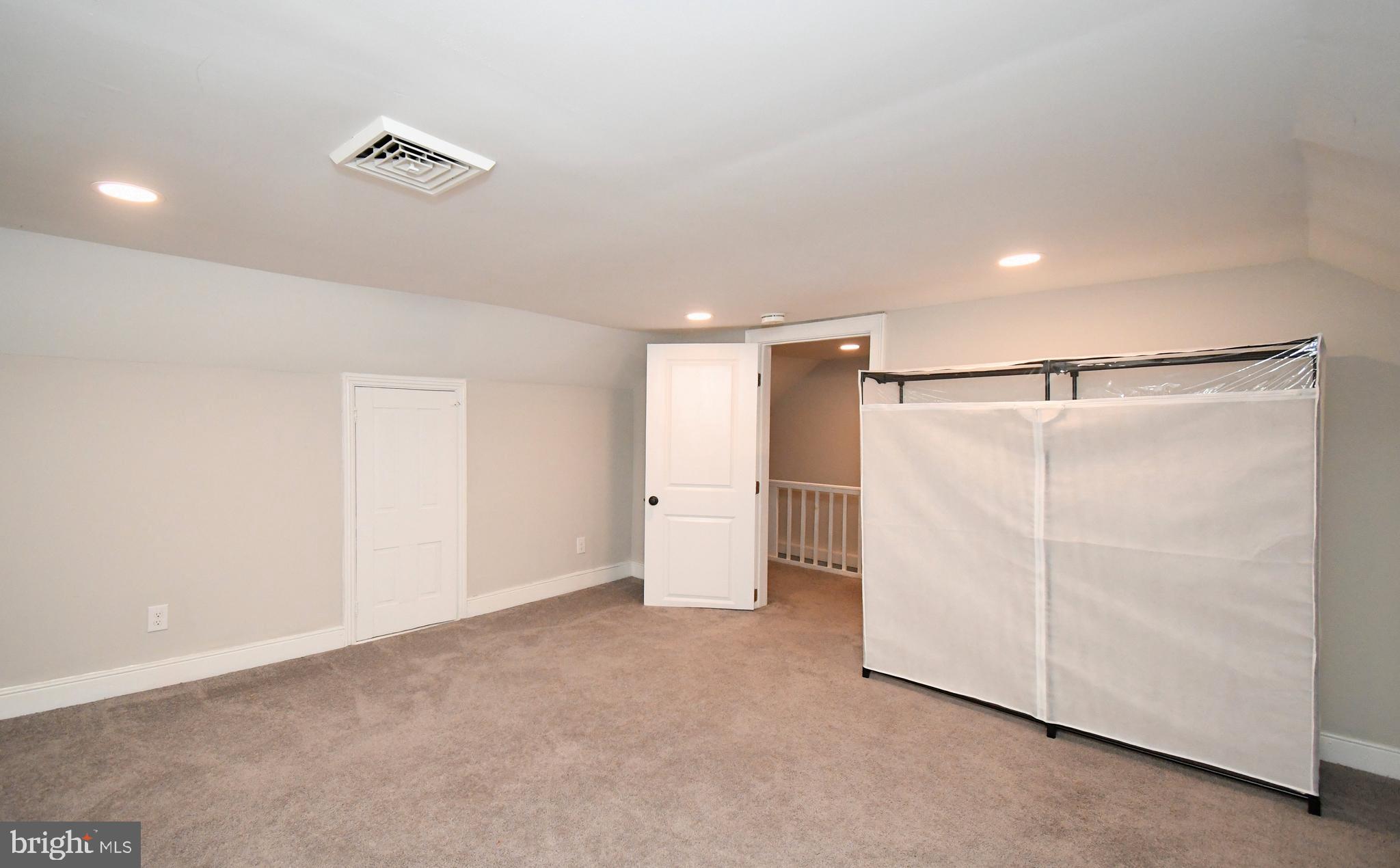 FRANCONIA HUNT - Residential