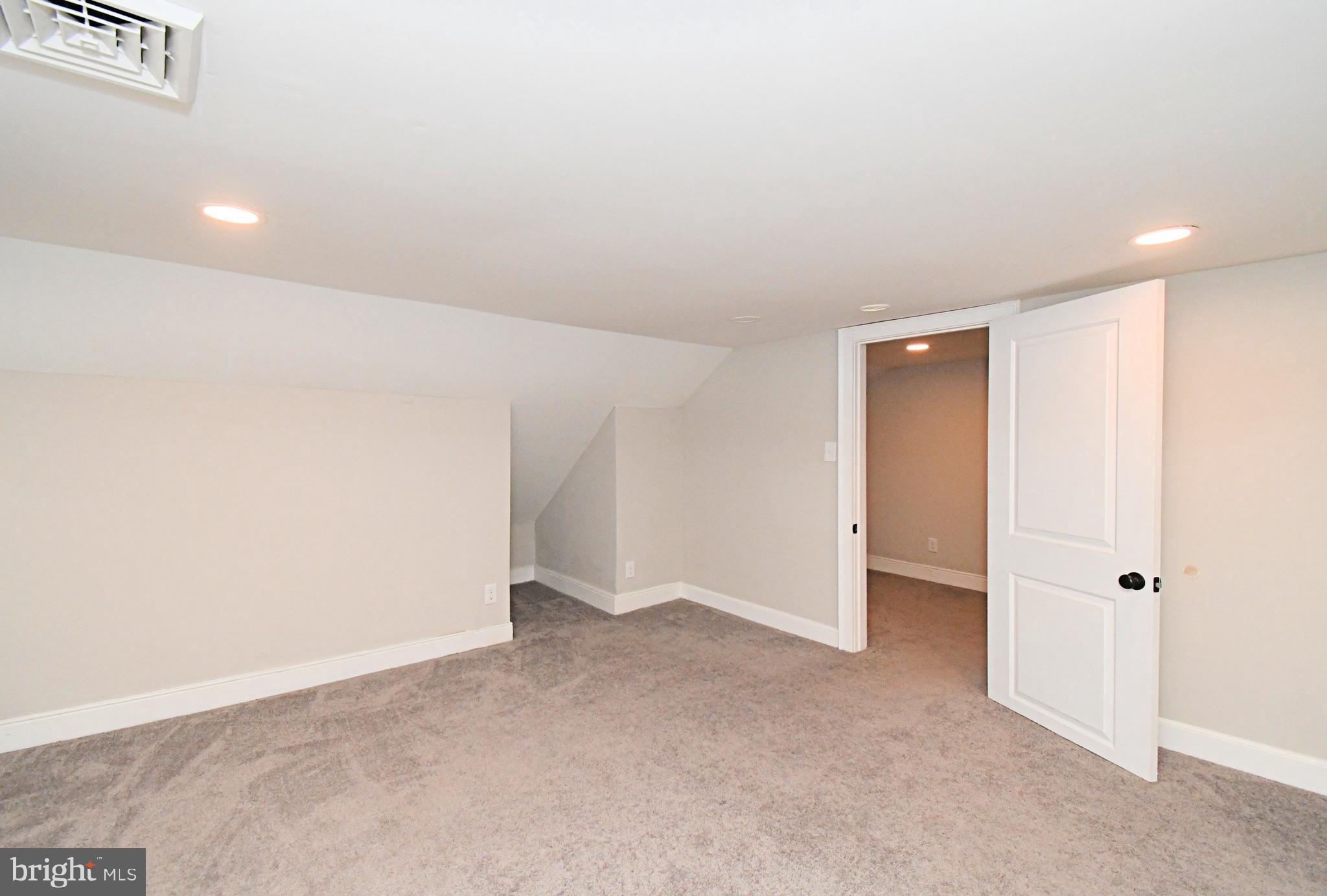 FRANCONIA HUNT - Residential