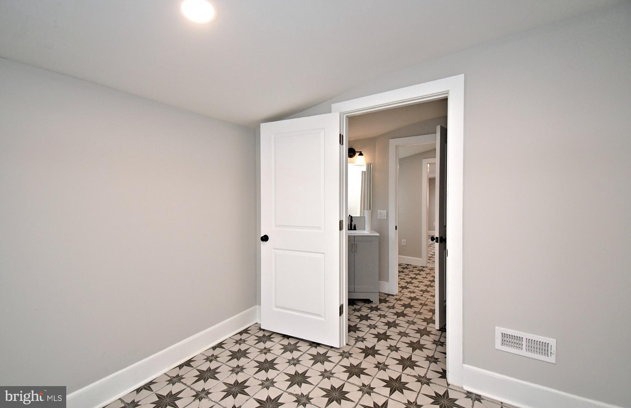 FRANCONIA HUNT - Residential