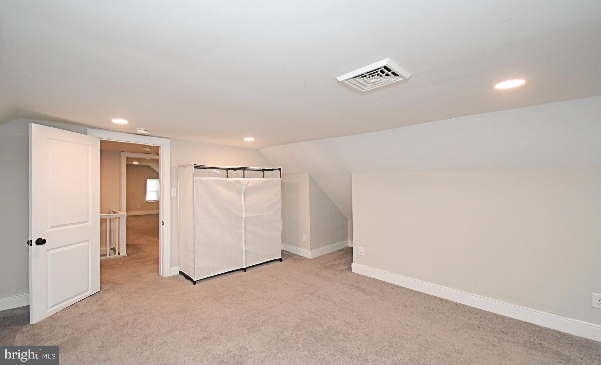 FRANCONIA HUNT - Residential