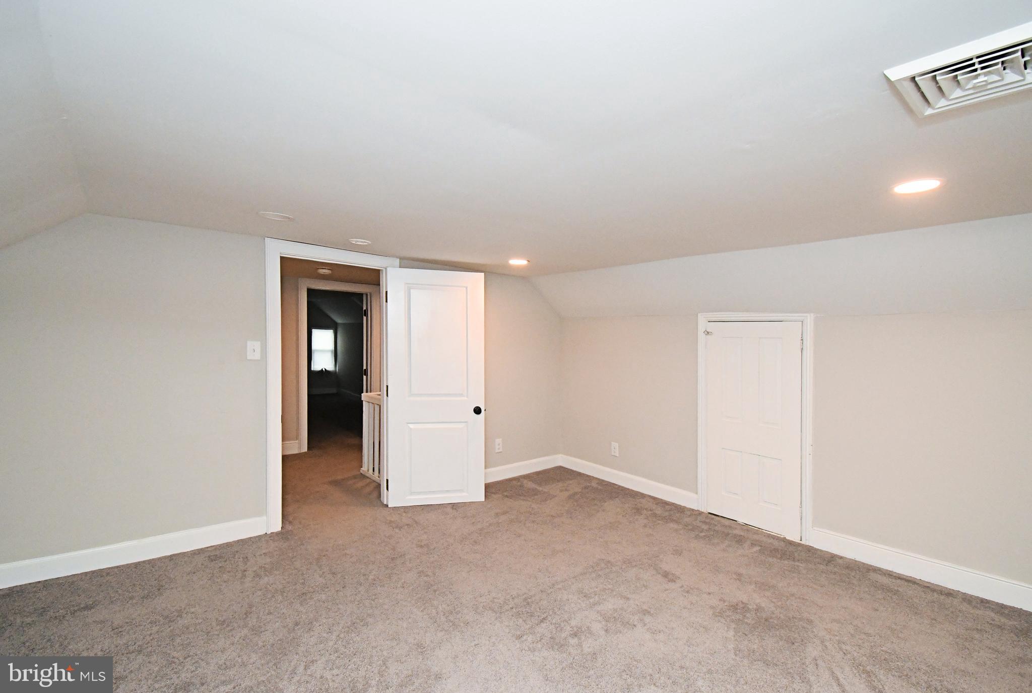 FRANCONIA HUNT - Residential