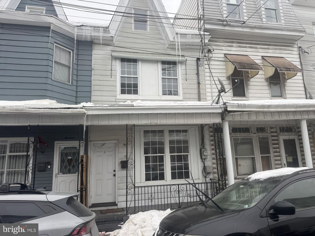 Photo of 15 S White Street, SHENANDOAH, PA 17976 (MLS # PASK2025480)