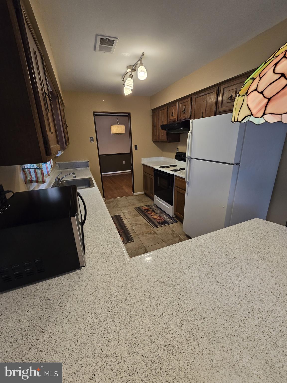 FOX RUN - Residential Lease