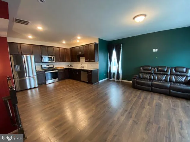 Pennsburg, Pennsylvania 18073, United States, 3 Bedrooms Bedrooms, ,3 BathroomsBathrooms,Residential,Active,206831