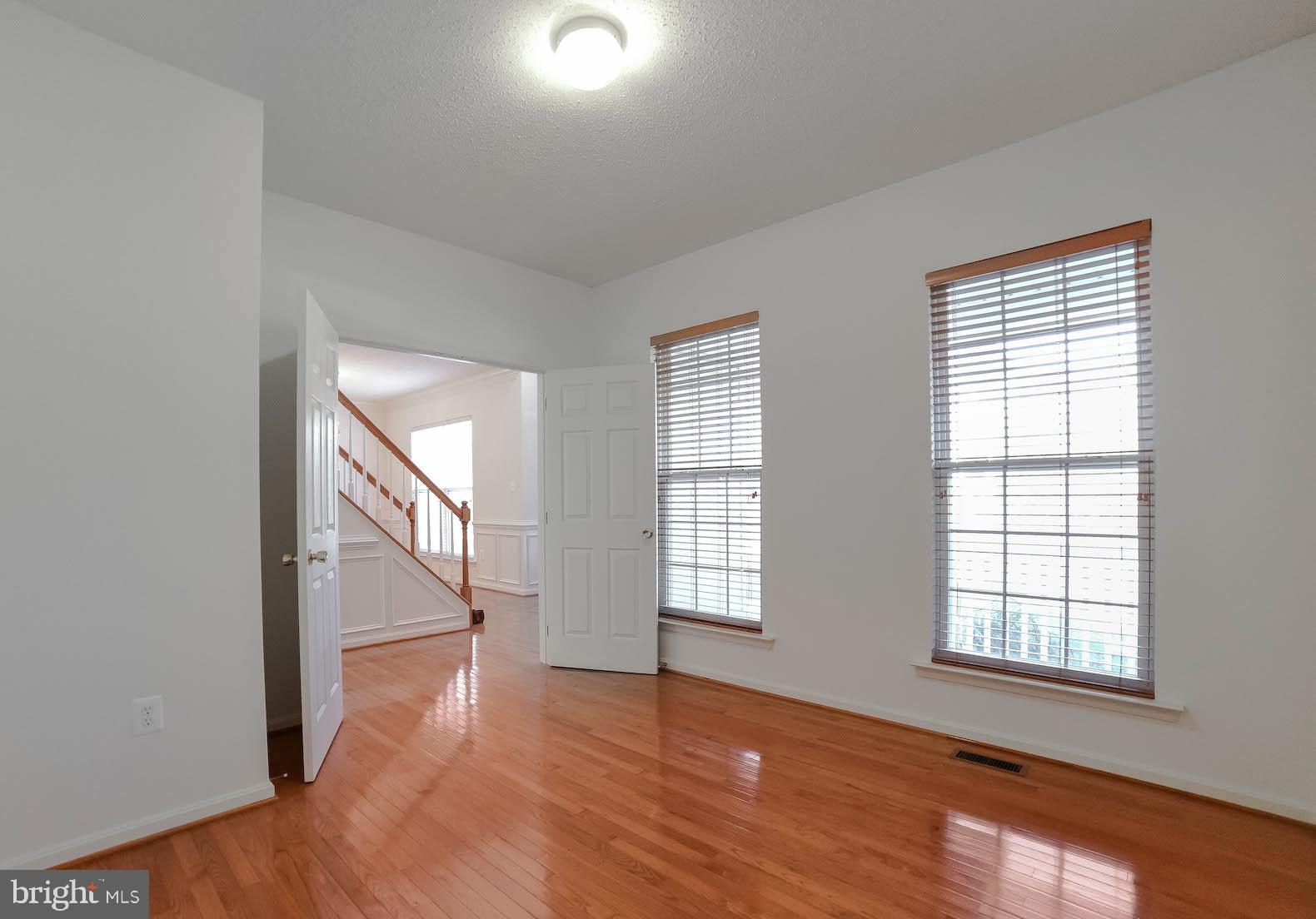 NEWTON MANOR - Residential