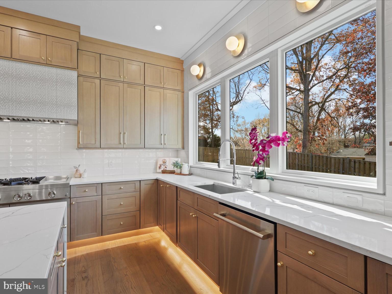 VIENNA WOODS - Residential