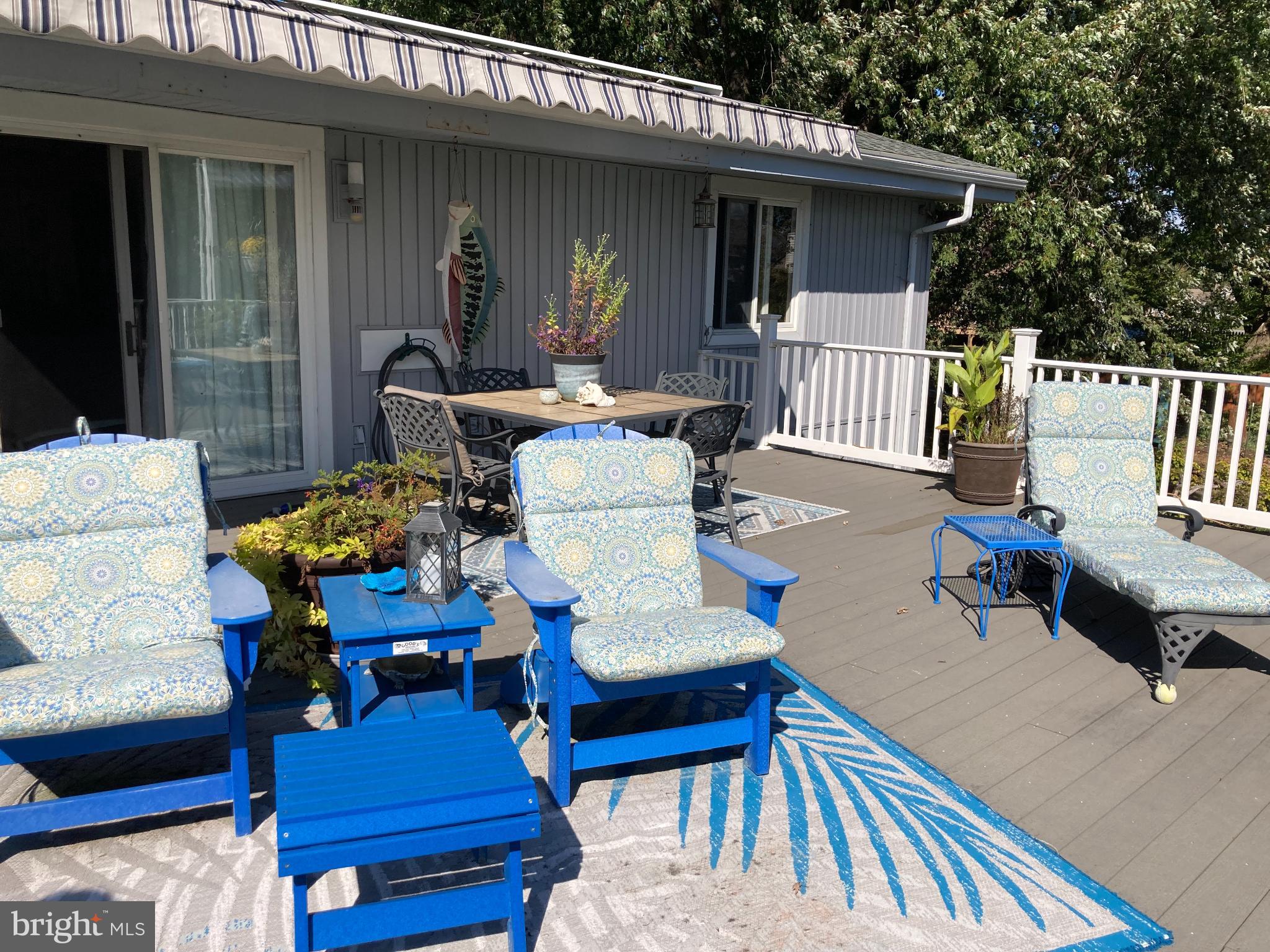 ROLLING HILLS - Residential