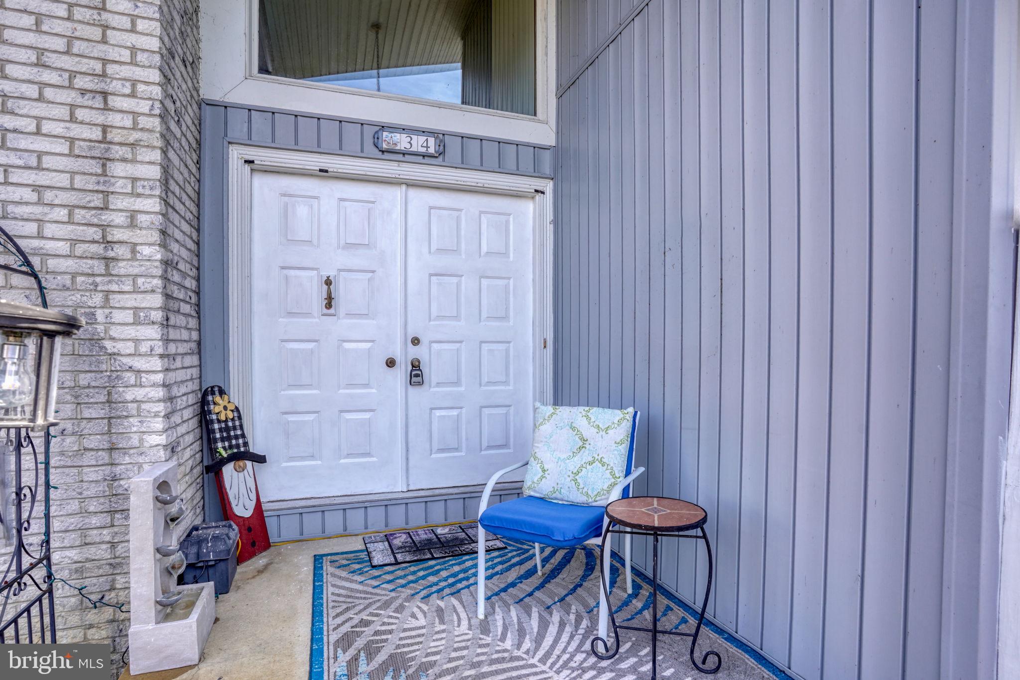 ROLLING HILLS - Residential