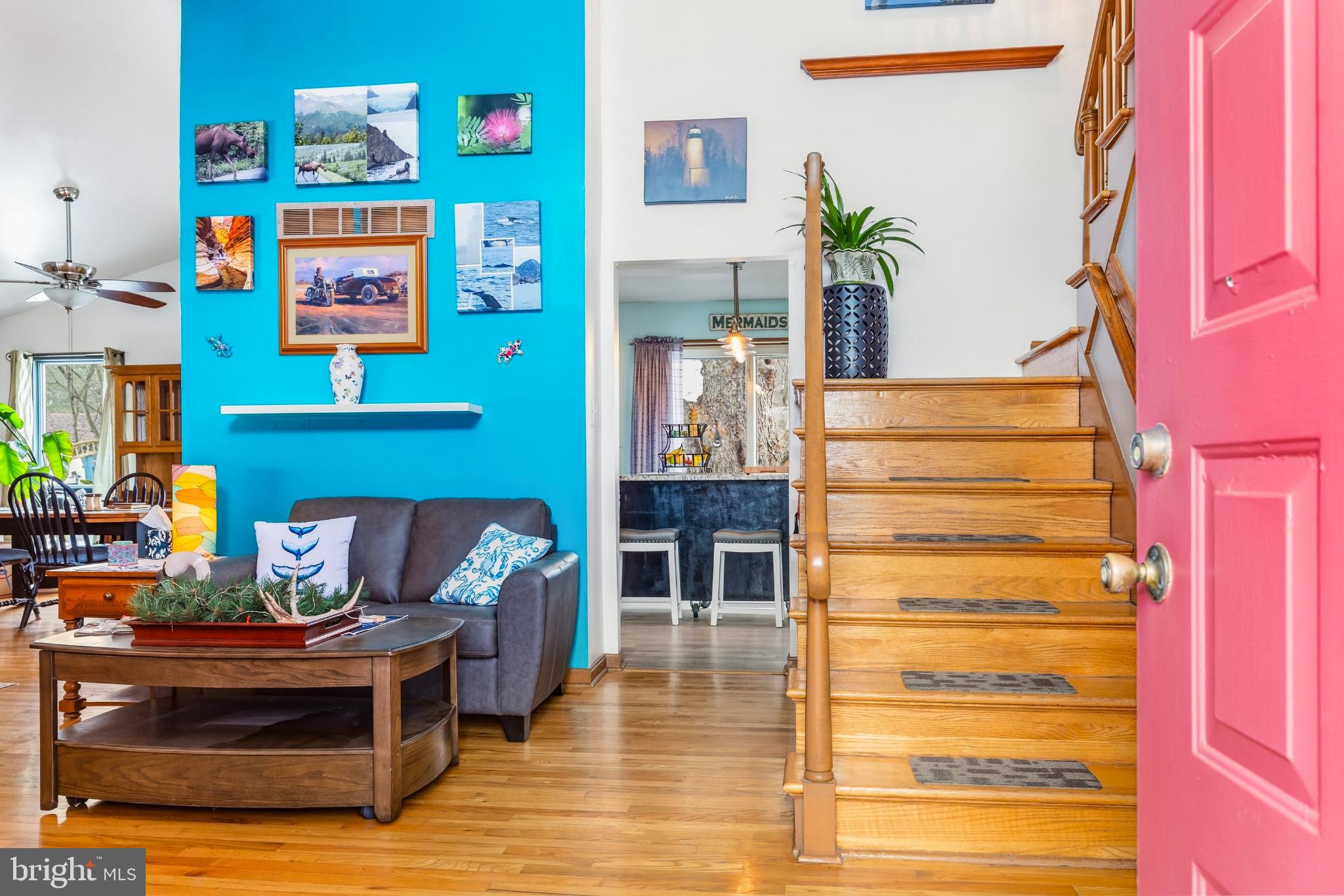 ROLLING HILLS - Residential