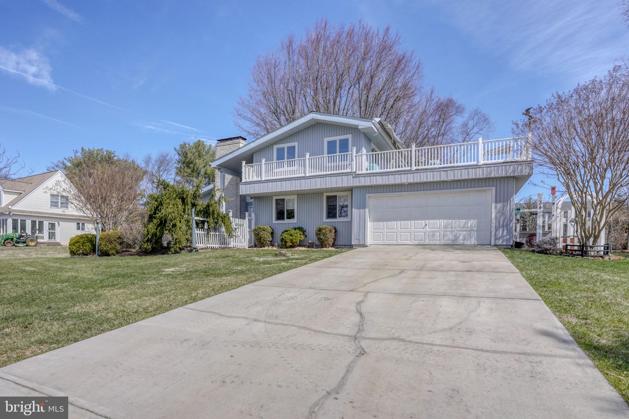 ROLLING HILLS - Residential