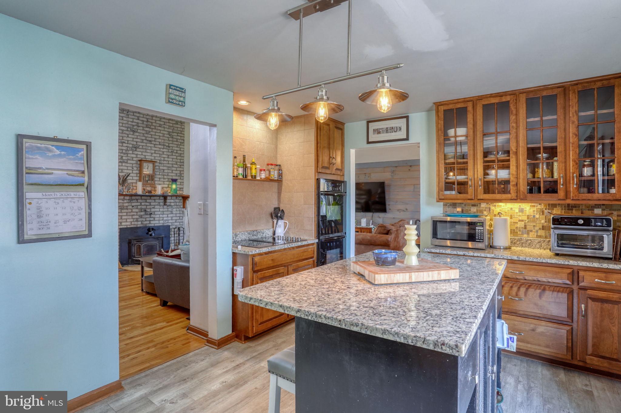 ROLLING HILLS - Residential