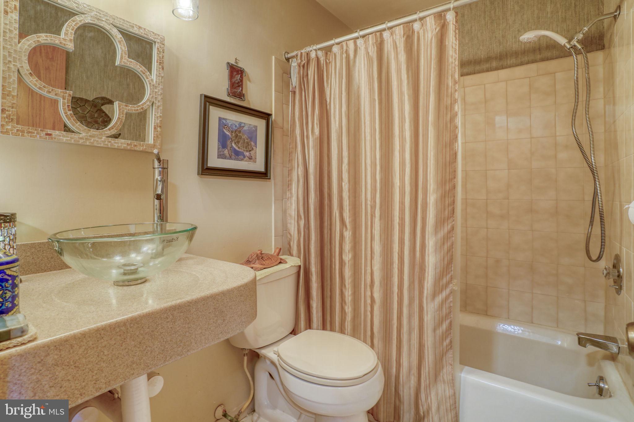 ROLLING HILLS - Residential