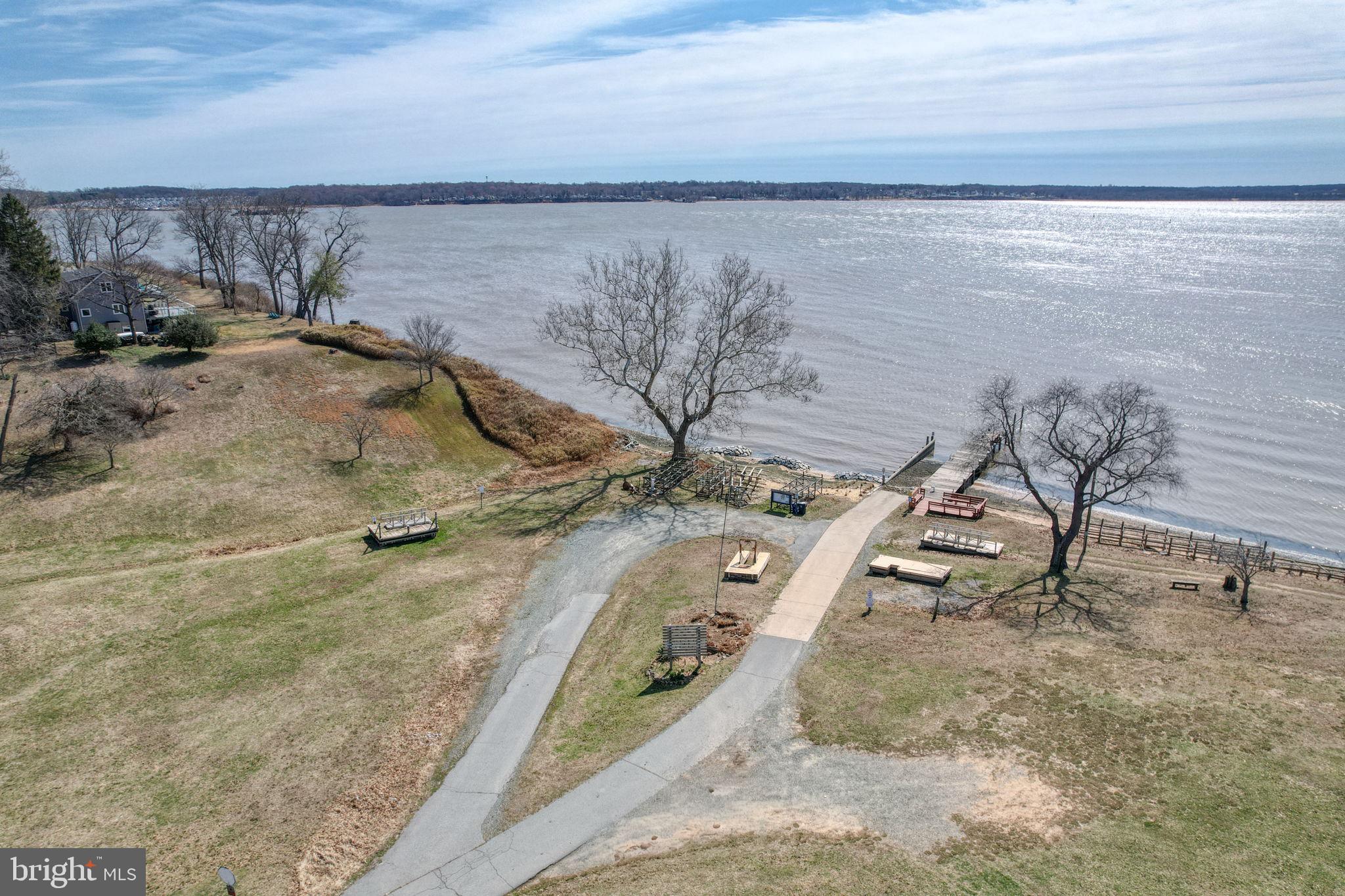 ROLLING HILLS - Residential