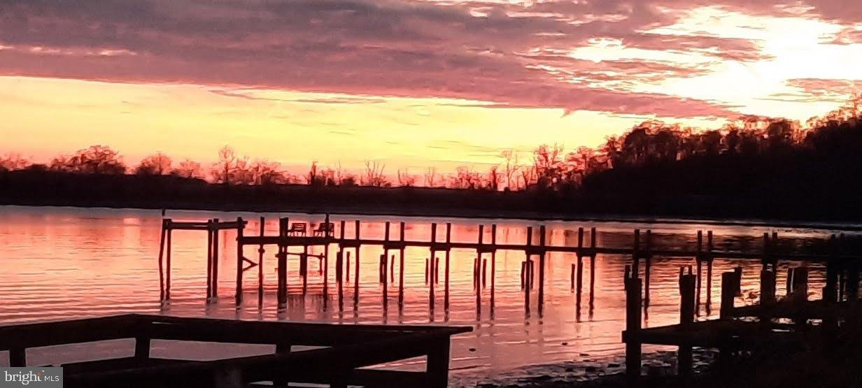 ROLLING HILLS - Residential