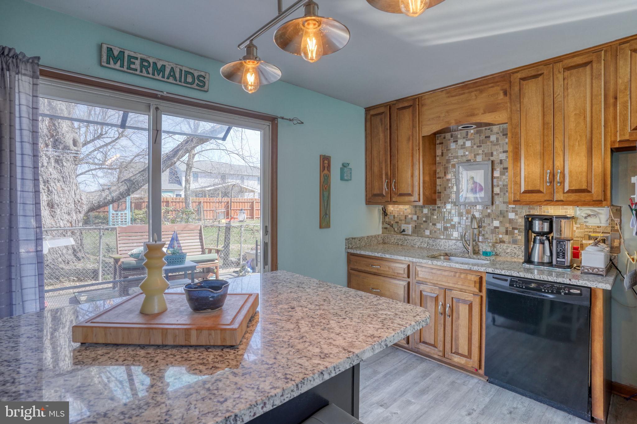 ROLLING HILLS - Residential