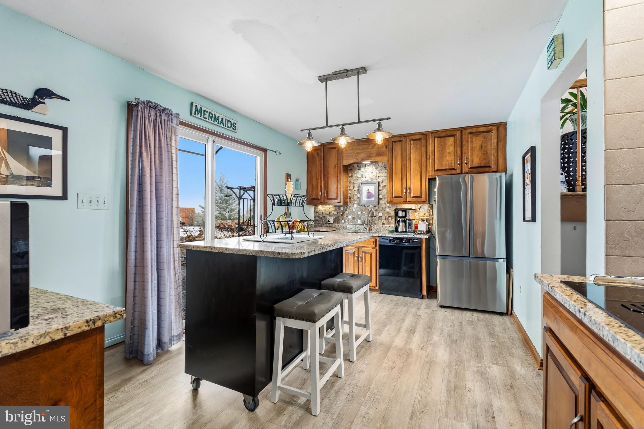 ROLLING HILLS - Residential