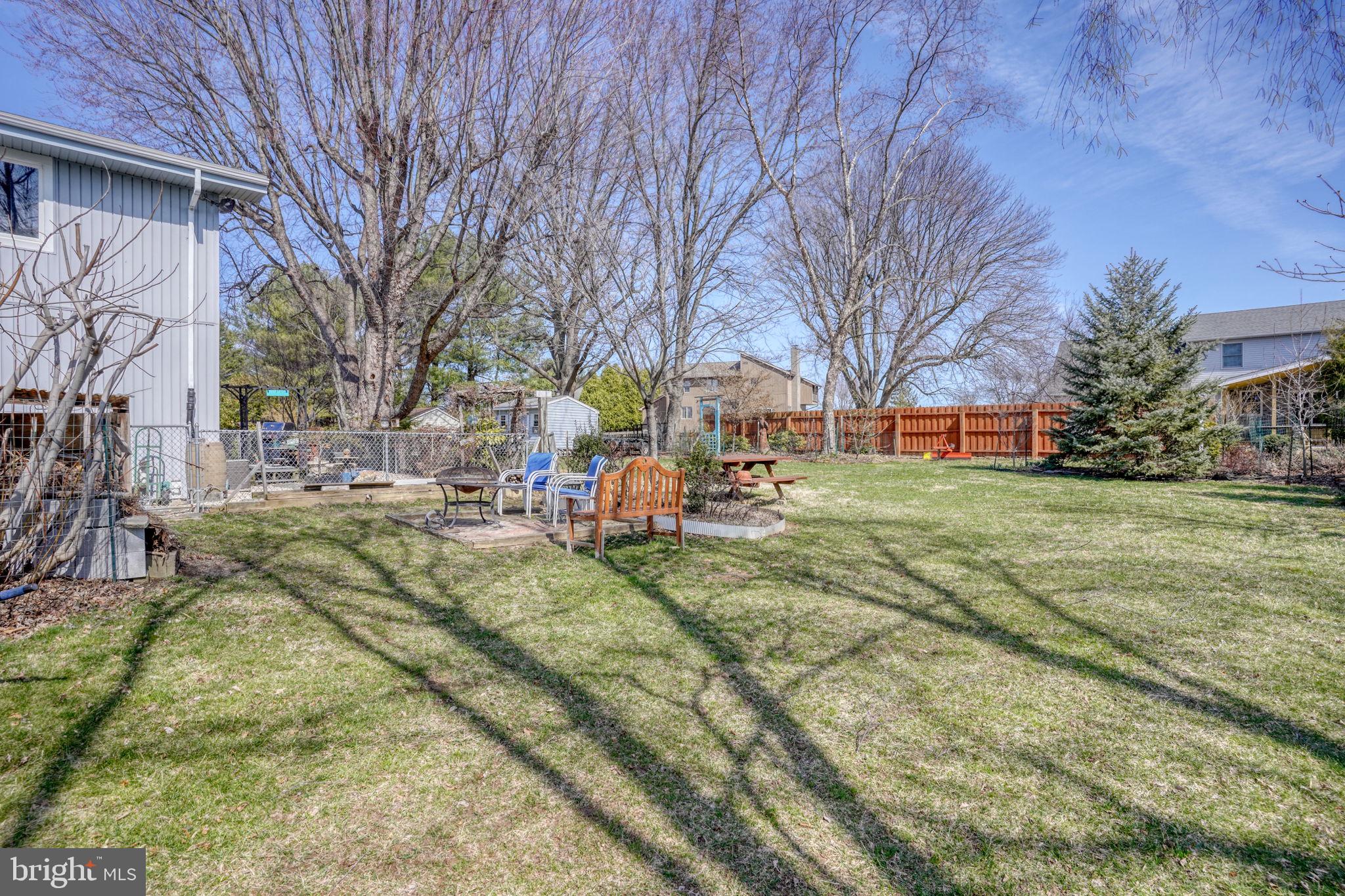 ROLLING HILLS - Residential