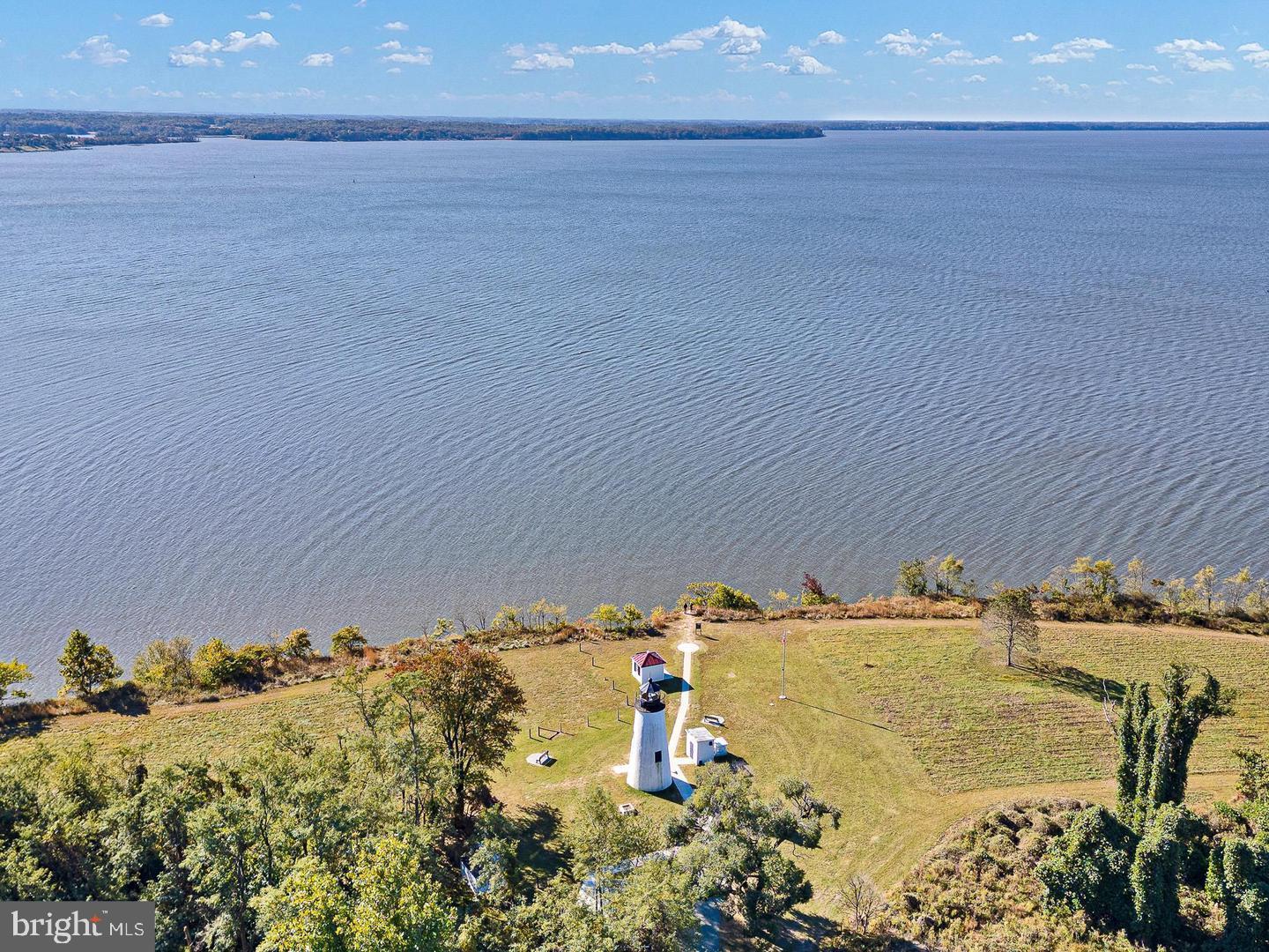 ROLLING HILLS - Residential