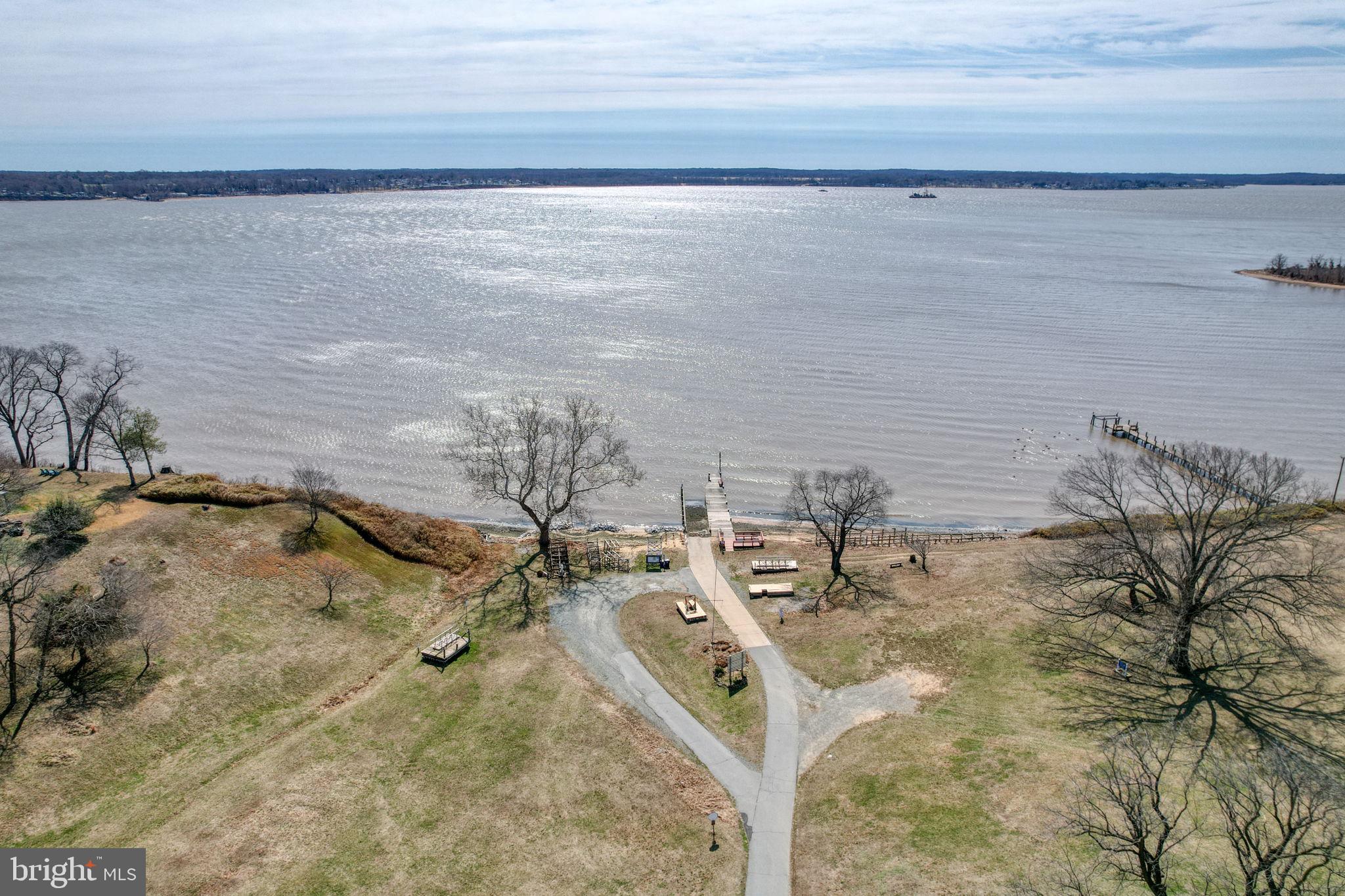 ROLLING HILLS - Residential