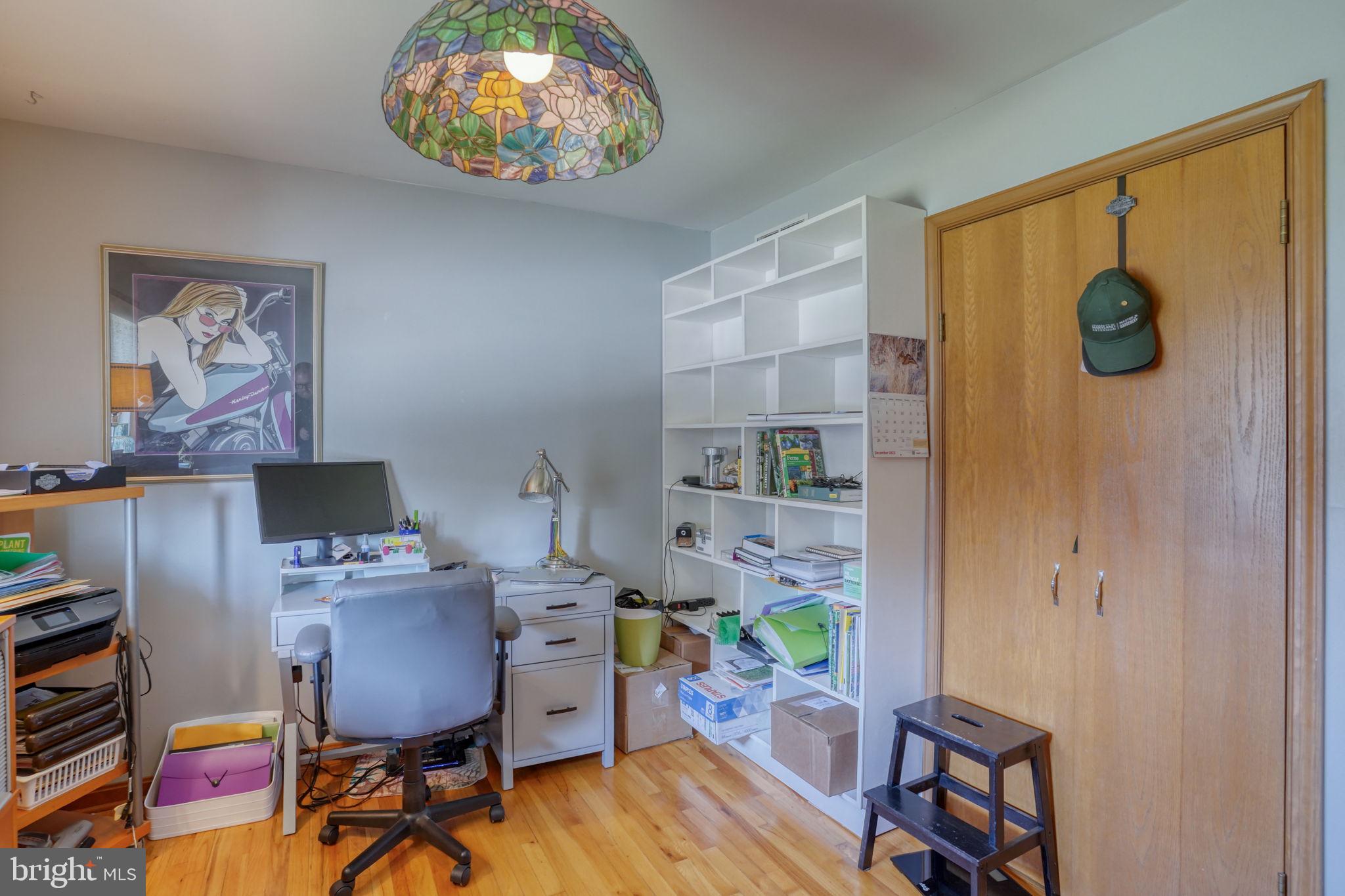 ROLLING HILLS - Residential