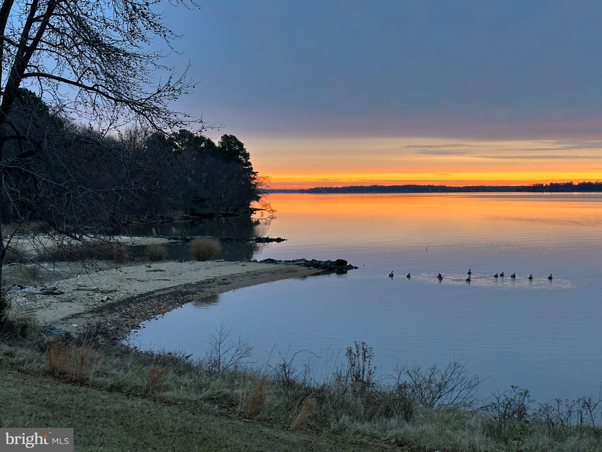 ROLLING HILLS - Residential
