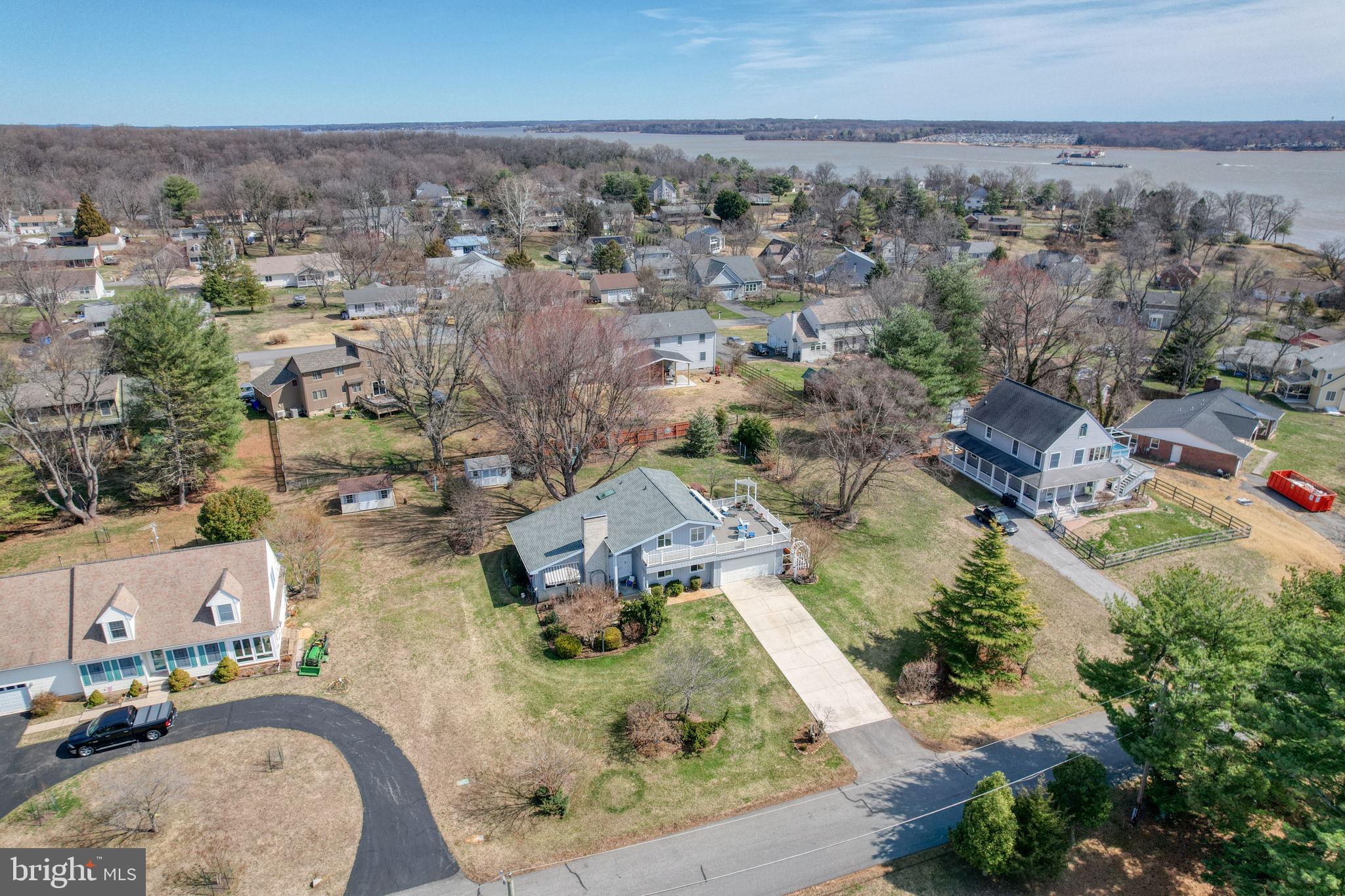 ROLLING HILLS - Residential