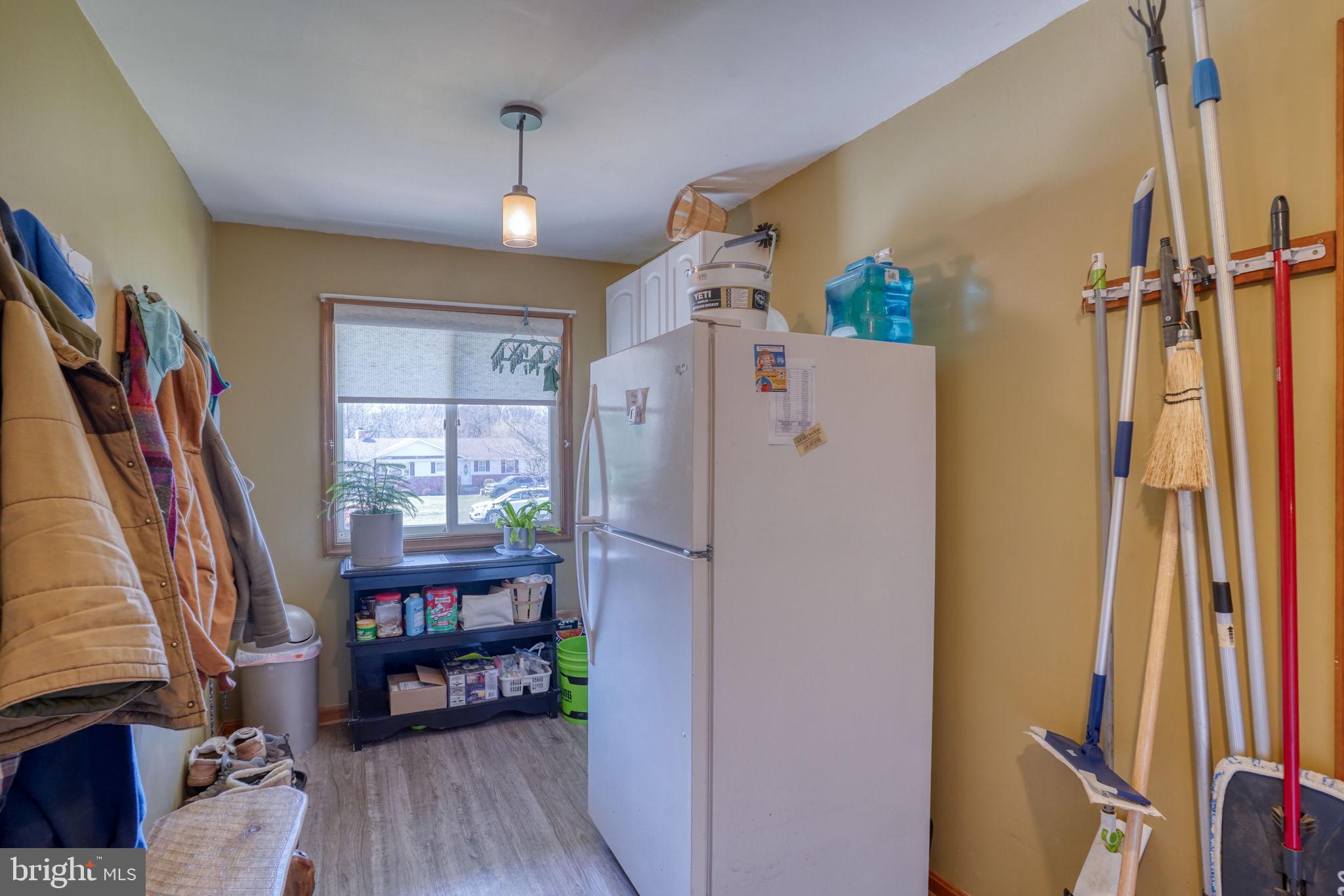 ROLLING HILLS - Residential