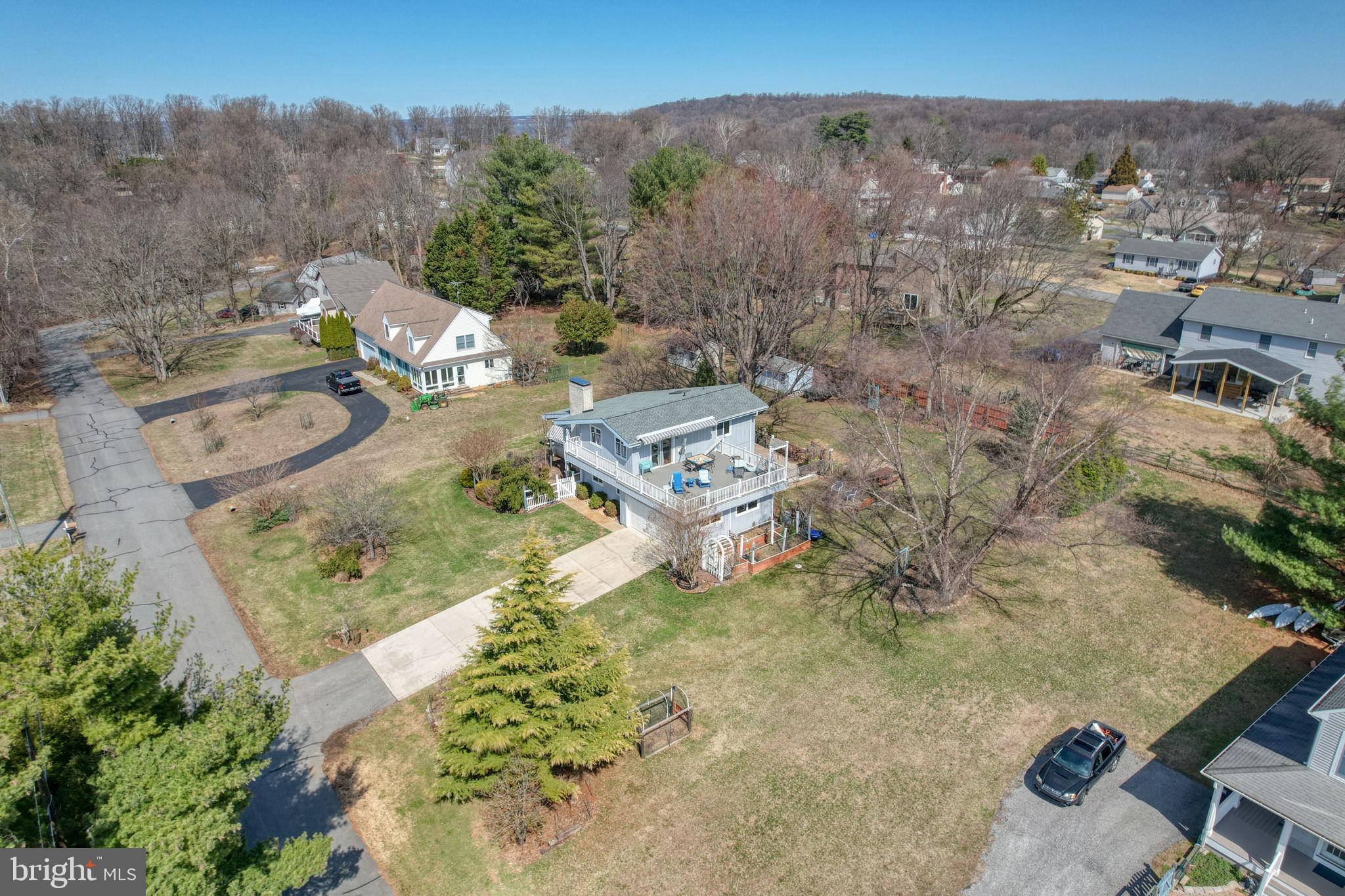 ROLLING HILLS - Residential