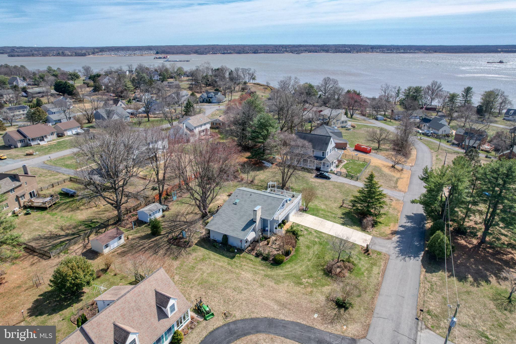 ROLLING HILLS - Residential