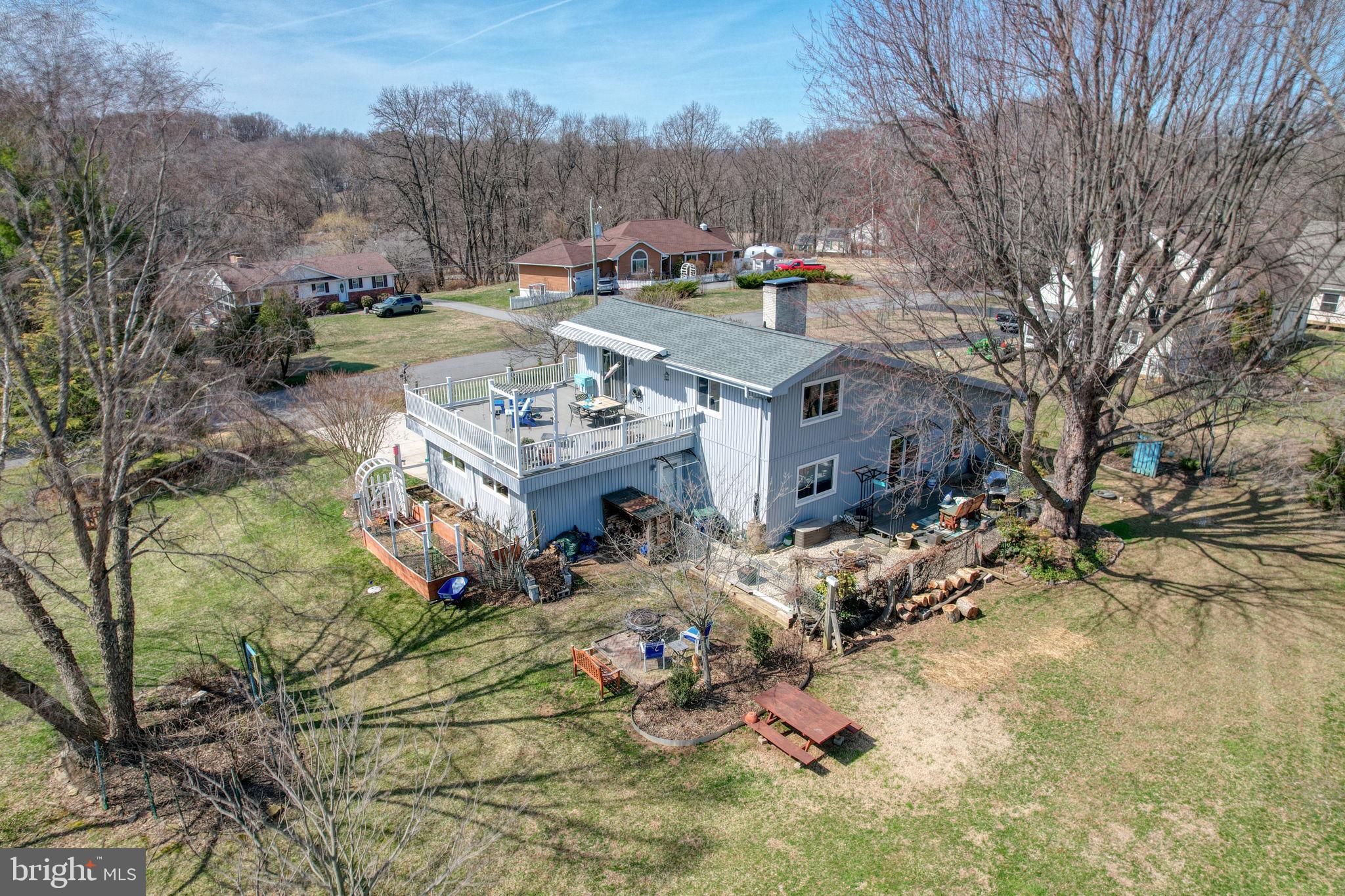 ROLLING HILLS - Residential