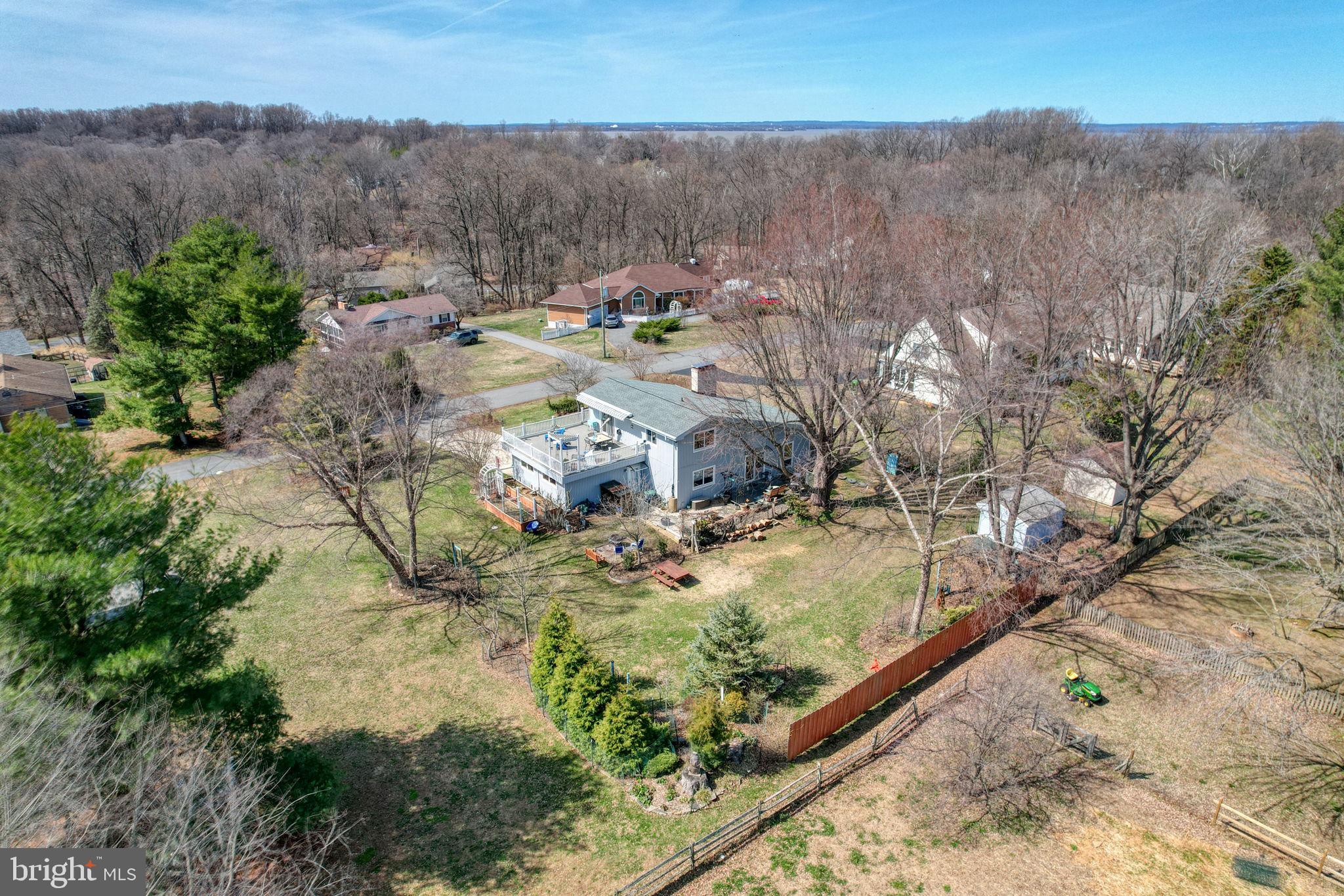 ROLLING HILLS - Residential