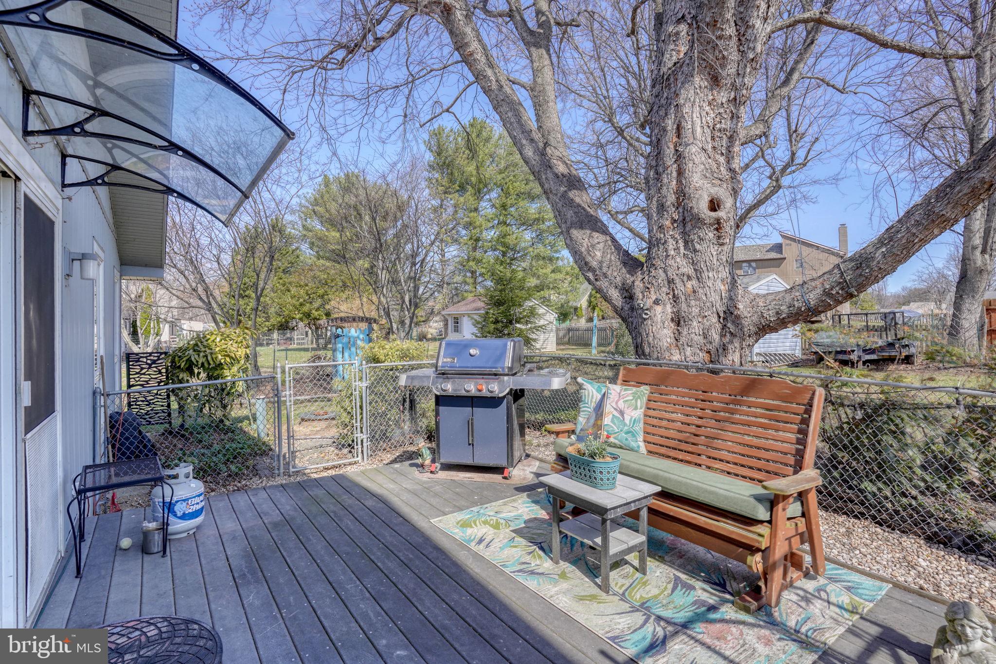 ROLLING HILLS - Residential