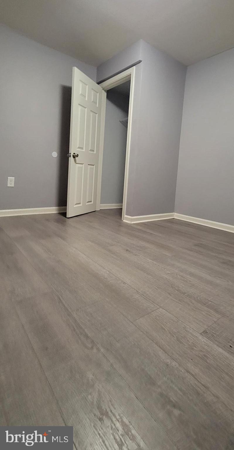 OAK POND TOWNHOU - Residential Lease