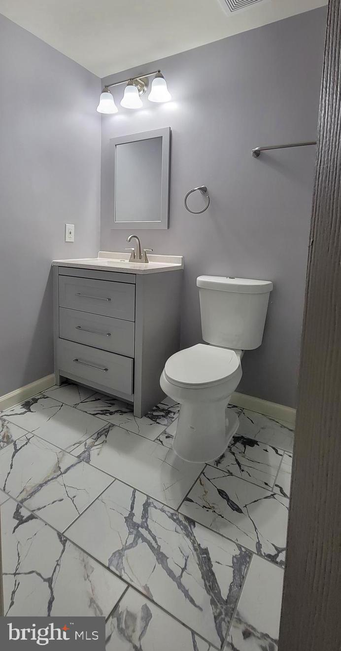 OAK POND TOWNHOU - Residential Lease